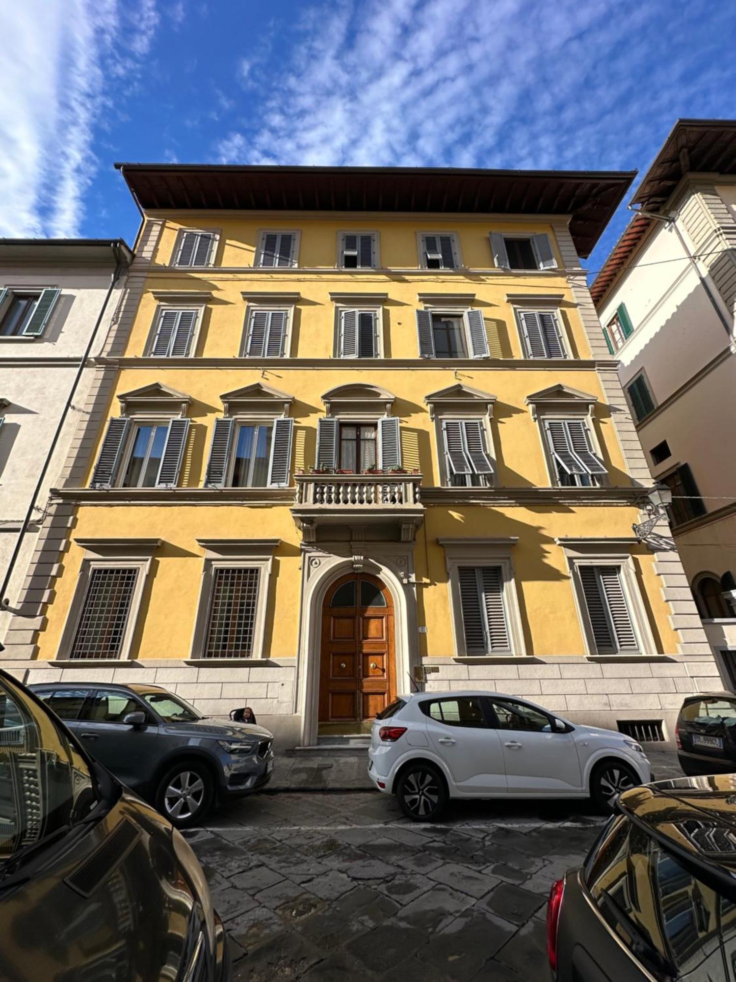 Poggi 7 * Florencia